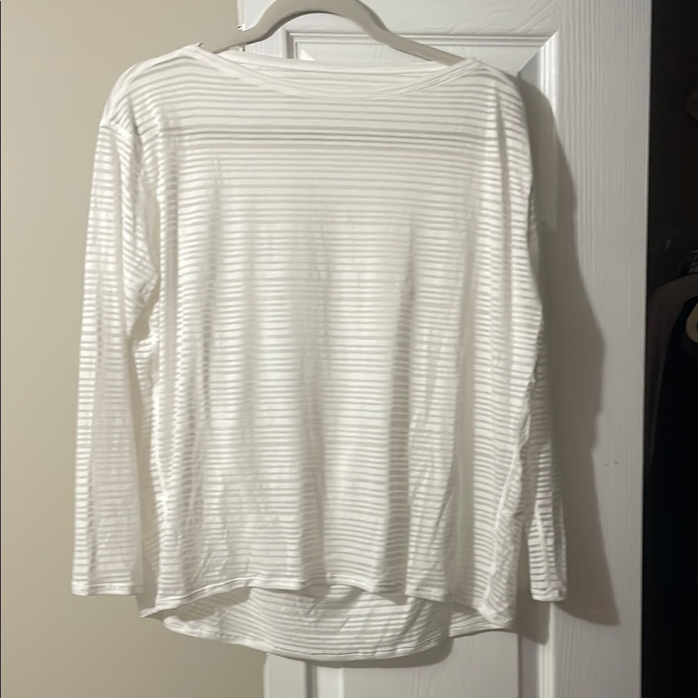 Lululemon Size 4 Back in Action Veil Long Sleeve